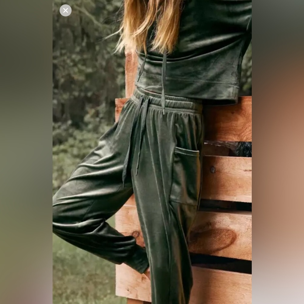 Aerie Offline After Party Velour Hoodie and Joggers Set Olive Green L, M